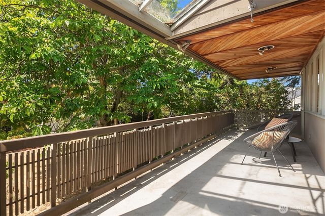 3023 E Laurelhurst Drive NE, Seattle, WA 98105