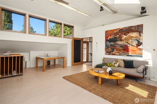 3023 E Laurelhurst Drive NE, Seattle, WA 98105