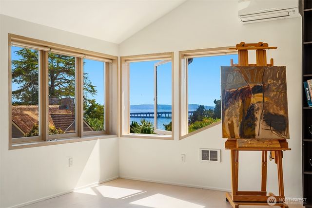 3023 E Laurelhurst Drive NE, Seattle, WA 98105