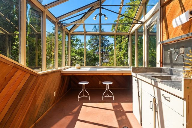 3023 E Laurelhurst Drive NE, Seattle, WA 98105