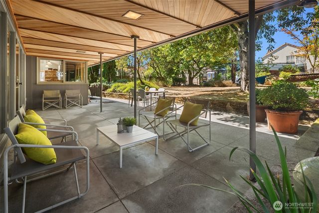 3023 E Laurelhurst Drive NE, Seattle, WA 98105