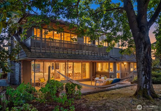 3023 E Laurelhurst Drive NE, Seattle, WA 98105