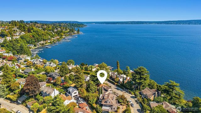 3023 E Laurelhurst Drive NE, Seattle, WA 98105