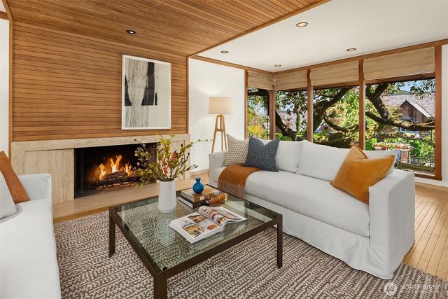 3023 E Laurelhurst Drive NE, Seattle, WA 98105