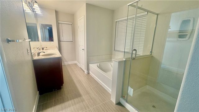 154 La Padania Avenue, Las Vegas, NV 89183