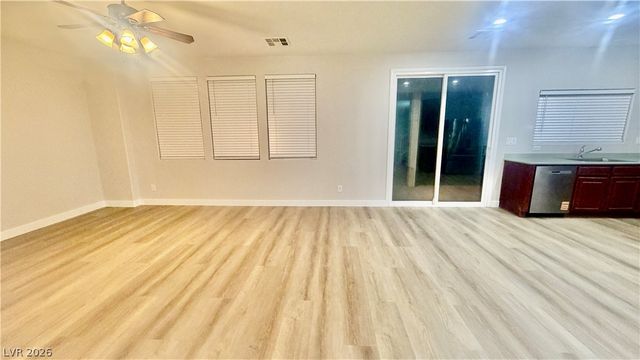 154 La Padania Avenue, Las Vegas, NV 89183