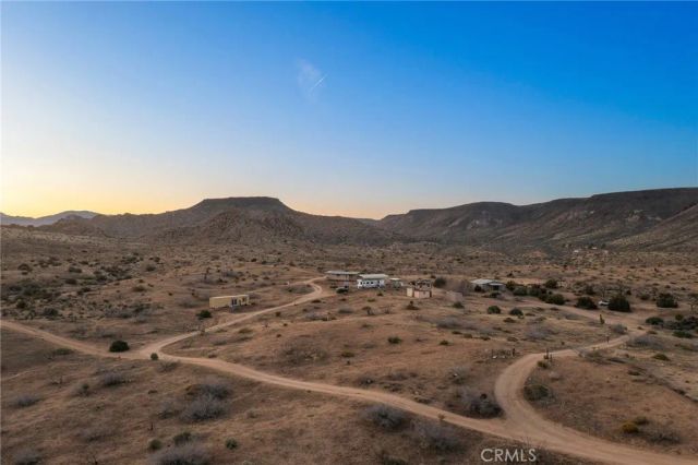 1111 Saratoga, Pioneertown, CA 92268