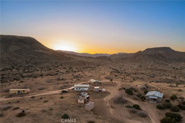 1111 Saratoga, Pioneertown, CA 92268