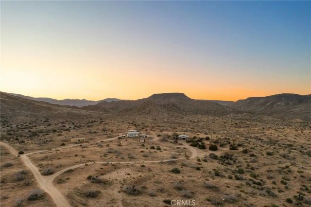 1111 Saratoga, Pioneertown, CA 92268