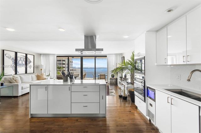 2 Grove Isle Drive B1005, Miami, FL 33133