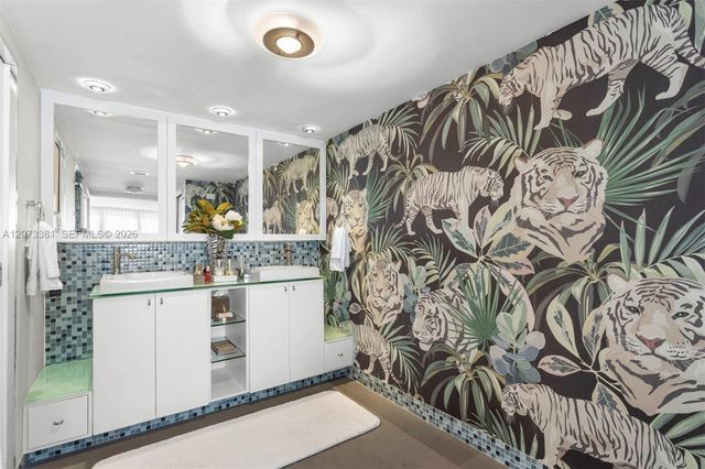 2 Grove Isle Drive B1005, Miami, FL 33133