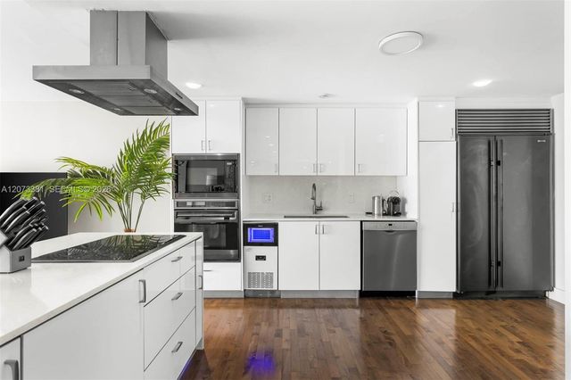 2 Grove Isle Drive B1005, Miami, FL 33133