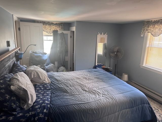 288 Weymouth St, Holbrook, MA 02343