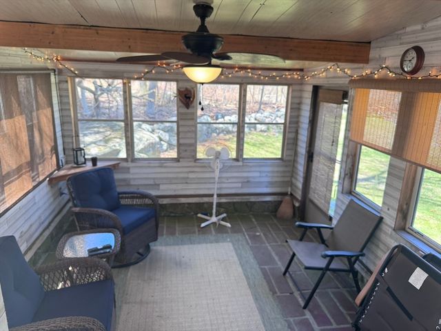 288 Weymouth St, Holbrook, MA 02343
