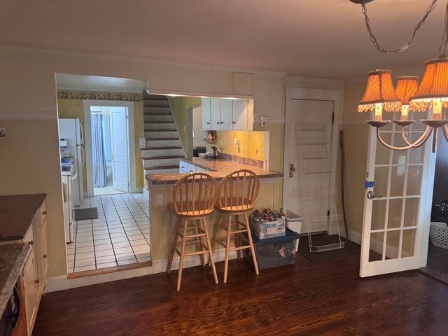 288 Weymouth St, Holbrook, MA 02343