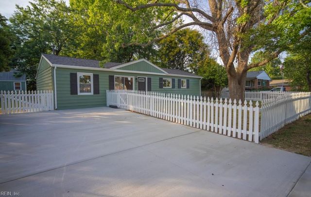 4720 Whistler LN, Virginia Beach, VA 23455