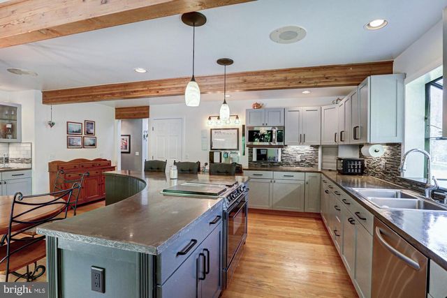 199 SUNNYSIDE RD, West Grove, PA 19390