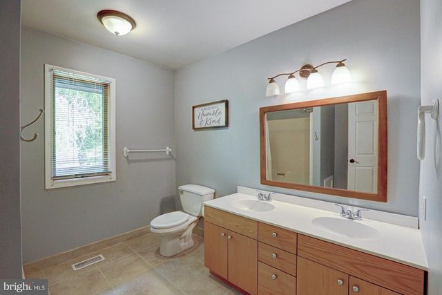 199 SUNNYSIDE RD, West Grove, PA 19390