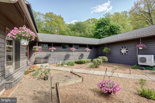 199 SUNNYSIDE RD, West Grove, PA 19390