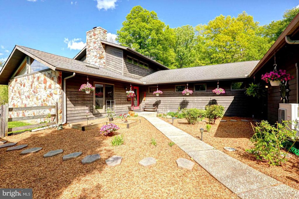 199 SUNNYSIDE RD, West Grove, PA 19390