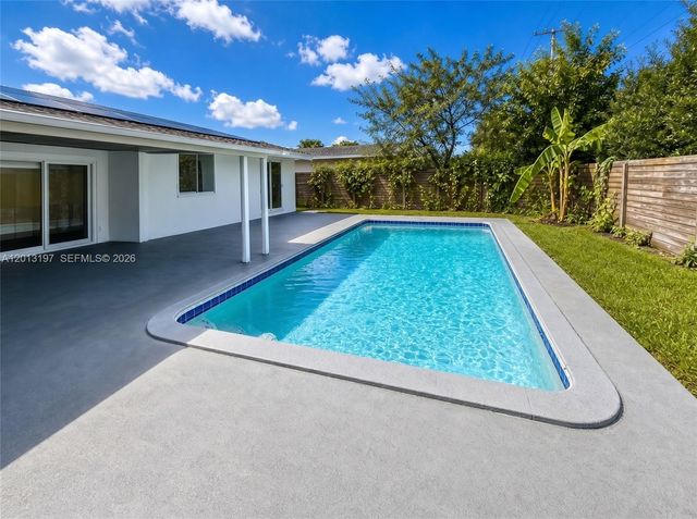 21335 NE 19th Court, Miami, FL 33179