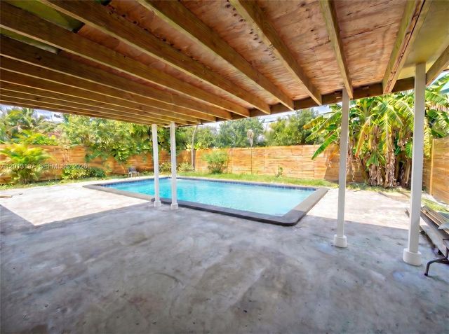 21335 NE 19th Court, Miami, FL 33179