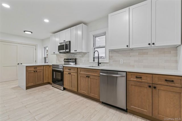 3322 Parkway Drive, Baldwin Harbor, NY 11510