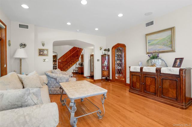 106 Carver Terrace, Yonkers, NY 10710
