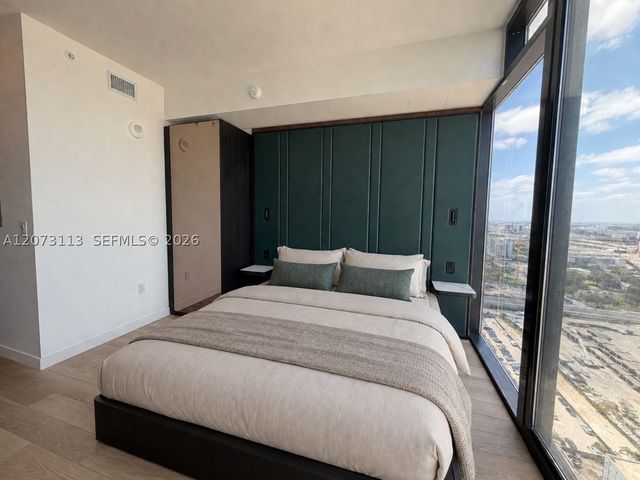 20 NE 11th 2703B, Miami, FL 33132