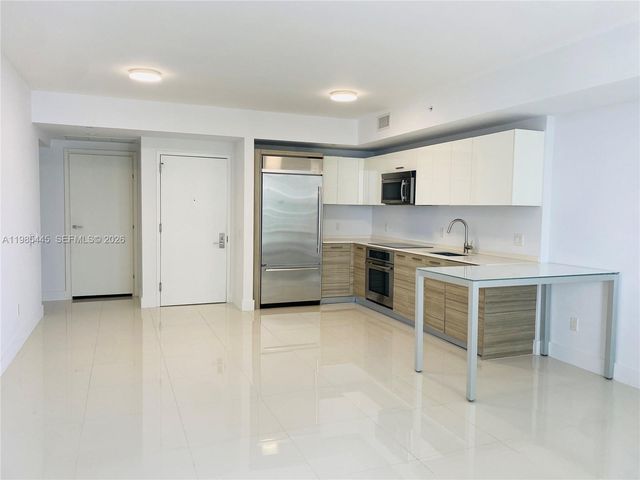 1300 Brickell Bay Dr 1903, Miami, FL 33131