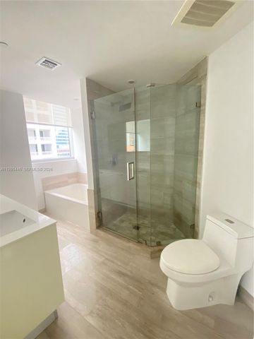 1300 Brickell Bay Dr 1903, Miami, FL 33131