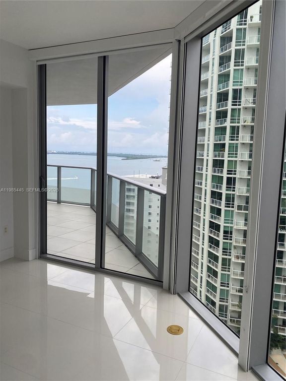 1300 Brickell Bay Dr 1903, Miami, FL 33131