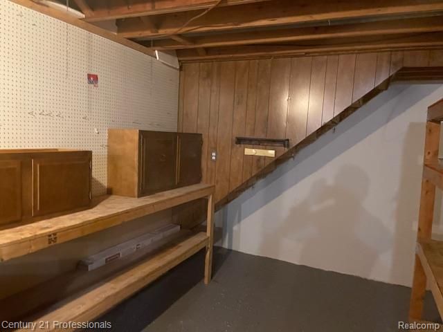 12111 Inkster Road, Livonia, MI 48150