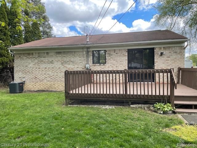 12111 Inkster Road, Livonia, MI 48150