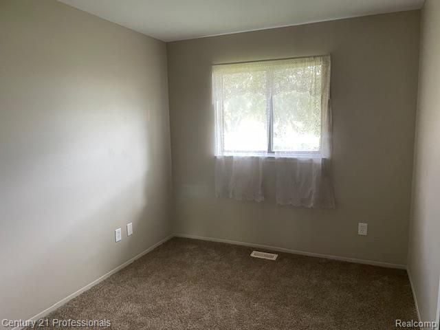 12111 Inkster Road, Livonia, MI 48150