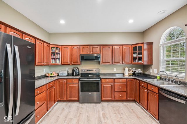 9426 Stones Ferry Way, Indianapolis, IN 46278