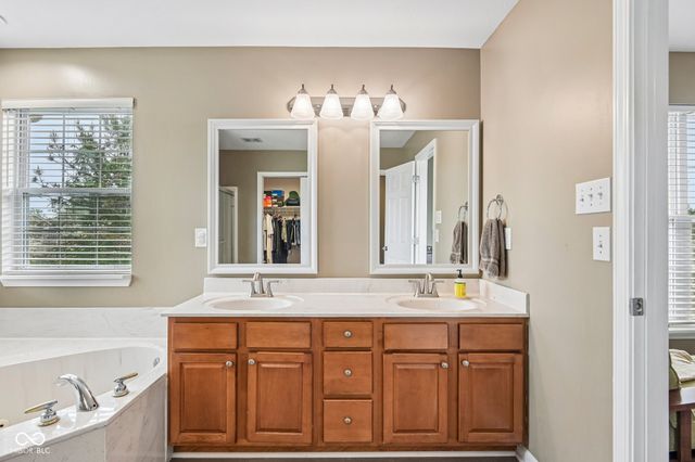 9426 Stones Ferry Way, Indianapolis, IN 46278
