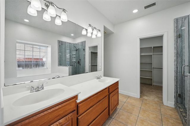 605 Fern Drive, Desoto, TX 75115