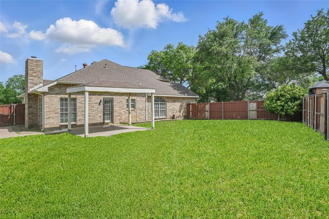605 Fern Drive, Desoto, TX 75115