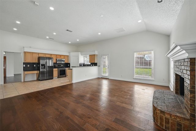 605 Fern Drive, Desoto, TX 75115
