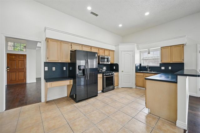 605 Fern Drive, Desoto, TX 75115