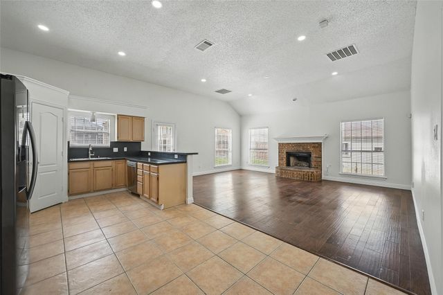 605 Fern Drive, Desoto, TX 75115