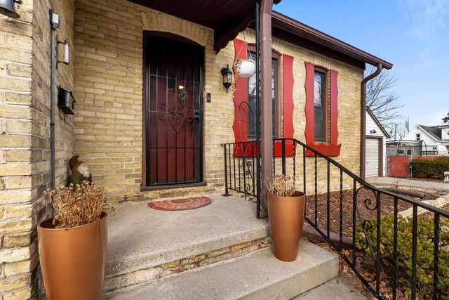 1144 S 25th STREET, Manitowoc, WI 54220