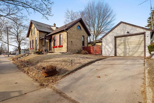 1144 S 25th STREET, Manitowoc, WI 54220