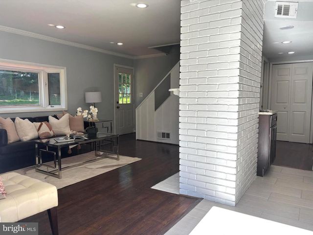 5702 DENFIELD RD, Rockville, MD 20851