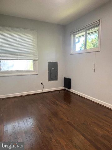 5702 DENFIELD RD, Rockville, MD 20851