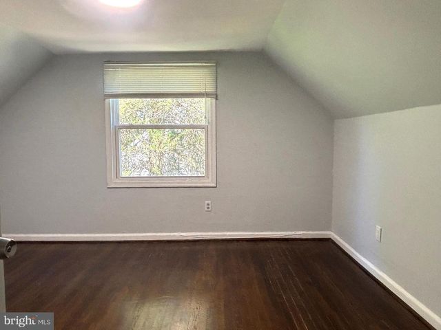 5702 DENFIELD RD, Rockville, MD 20851