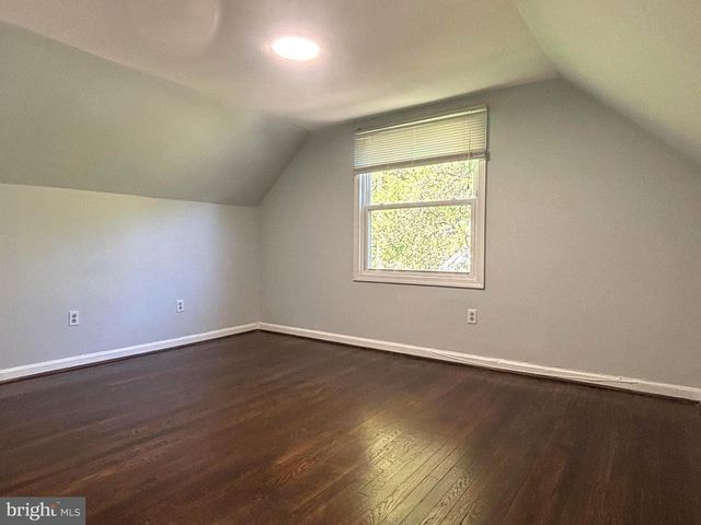 5702 DENFIELD RD, Rockville, MD 20851
