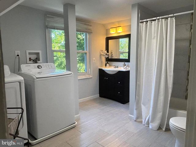 5702 DENFIELD RD, Rockville, MD 20851
