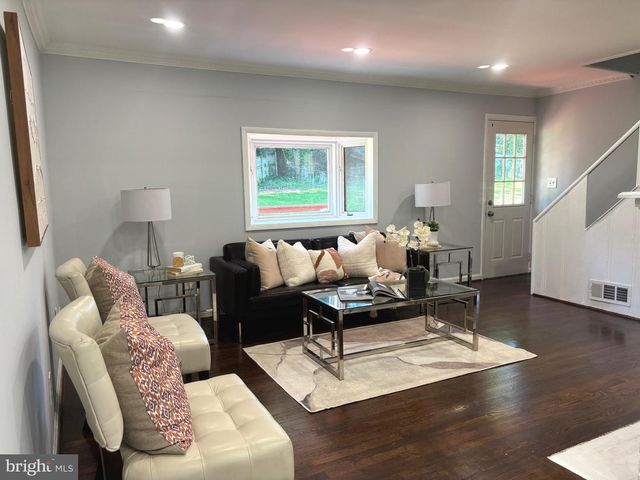 5702 DENFIELD RD, Rockville, MD 20851